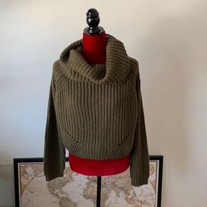 Moon & Madison cropped cowl sweater Size Small